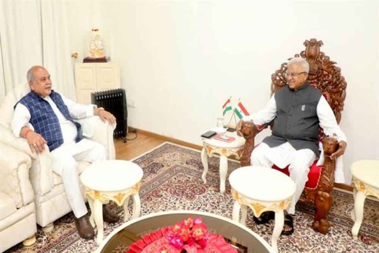 राज्यपाल पटेल से मध्यप्रदेश विधानसभा अध्यक्ष तोमर ने की सौजन्य भेंट