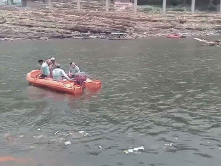 खुशी का दिन बना गम: महाशिवरात्रि पर नर्मदा में लापता हुआ किशोर, जारी है सर्च ऑपरेशन