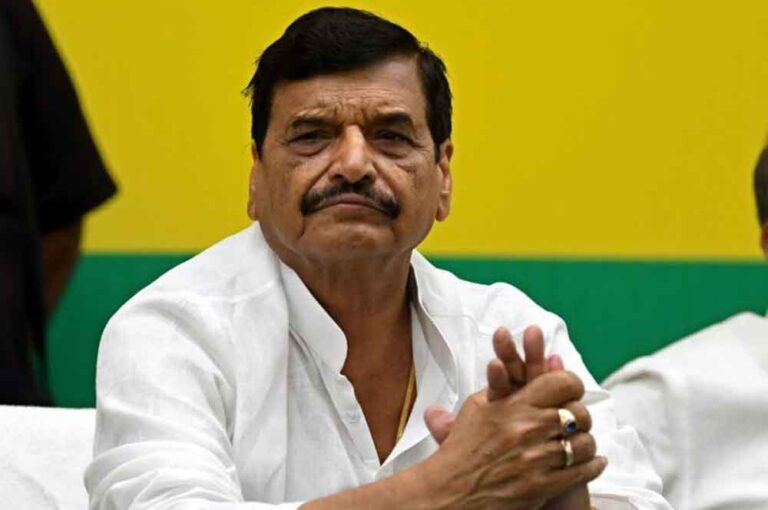 ‘जनहित भूल चुकी है सरकार’— शिवपाल यादव ने बीजेपी पर साधा निशाना ‘जनहित भूल चुकी है सरकार’— शिवपाल यादव ने बीजेपी पर साधा निशाना