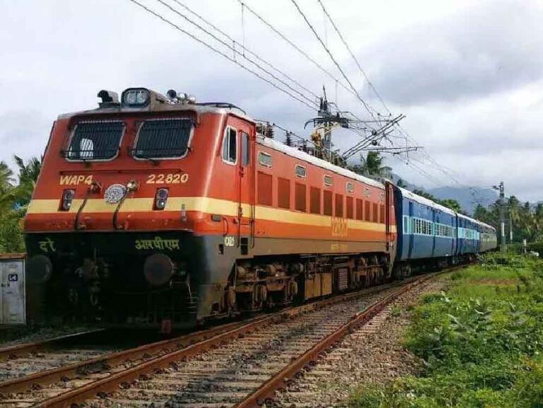 रंगों भरी यात्रा! होली पर इंदौर से निजामुद्दीन स्पेशल ट्रेन, जानें समय और स्टॉपेज