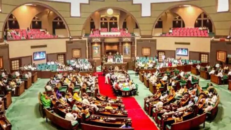 निजी विधेयक में 15 लाख तक स्वास्थ्य कवरेज का प्रस्ताव, कांग्रेस विधायक ने सरकार से फ्री इलाज की मांग की निजी विधेयक में 15 लाख तक स्वास्थ्य कवरेज का प्रस्ताव, कांग्रेस विधायक ने सरकार से फ्री इलाज की मांग की