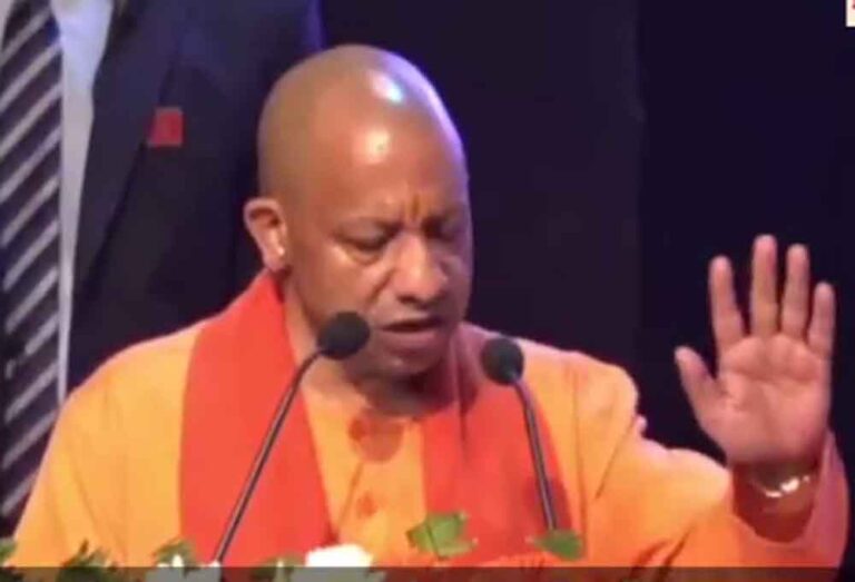 सीएम योगी बोले- अब यूपी में कानून का राज, निवेशकों की पहली पसंद बना प्रदेश सीएम योगी बोले- अब यूपी में कानून का राज, निवेशकों की पहली पसंद बना प्रदेश