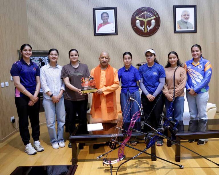 मुख्यमंत्री ने खिलाड़ियों का हौसला बढ़ाया मुख्यमंत्री ने खिलाड़ियों का हौसला बढ़ाया