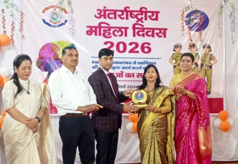 महिला दिवस पर पत्रकार कमरून निशा को कोरिया पुलिस का सम्मान, महिला सशक्तिकरण में योगदान की सराहना