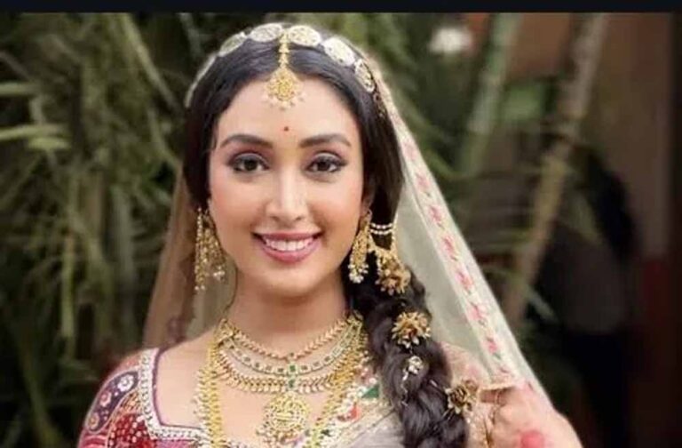 एण्डटीवी के शो ‘घरवाली पेड़वाली’ में ग्लैमरस देसी लुक्स से दर्शकों को आकर्षित कर रही हैं प्रियंवदा कांत