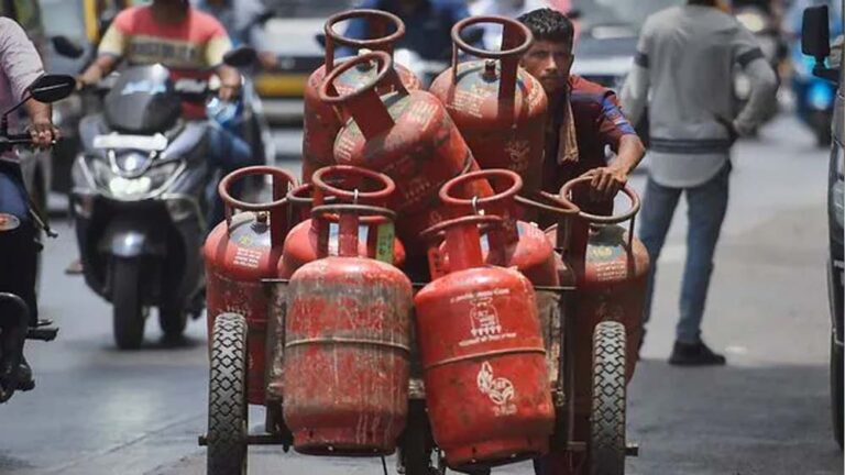 LPG और PNG का बड़ा अपडेट: 1.5 करोड़ घरों में PNG, हर घर में दो सिलेंडर की योजना