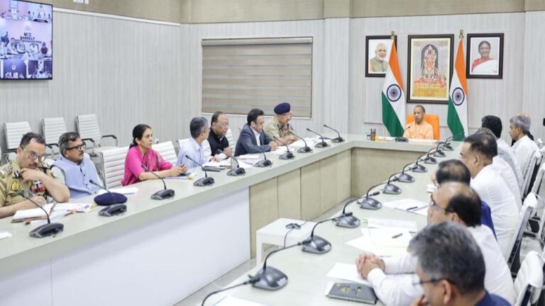 त्योहार सौहार्दपूर्ण वातावरण में संपन्न हों, समाज विरोधी गतिविधियों व नई परंपरा की अनुमति नहीं: मुख्यमंत्री