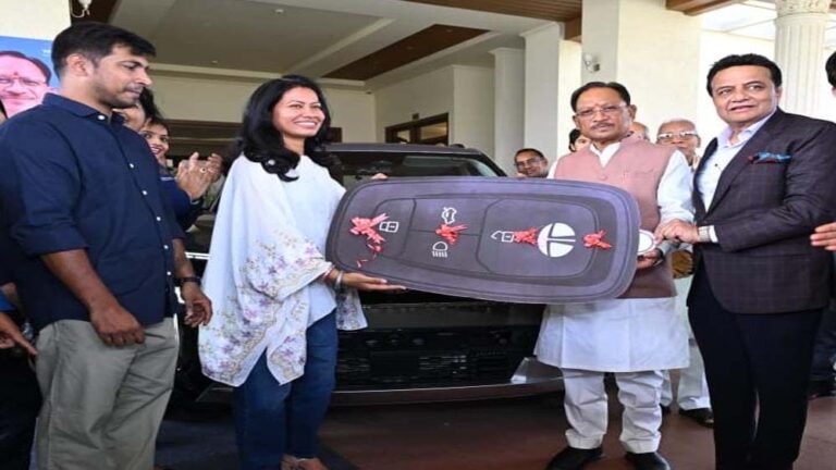 मुख्यमंत्री का स्नेह और प्रोत्साहन हमेशा हौसला बढ़ाता है :  आकांक्षा सत्यवंशी