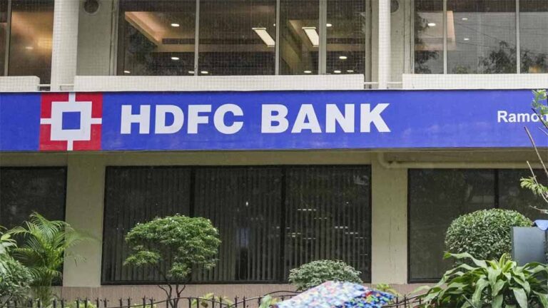 FD करने वालों के लिए खुशखबरी! HDFC बैंक ने बढ़ाया ब्याज