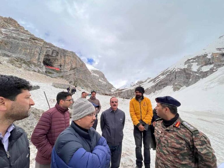 अमरनाथ यात्रा को लेकर लखनपुर में प्रशासन अलर्ट, DC ने दिए कड़े आदेश