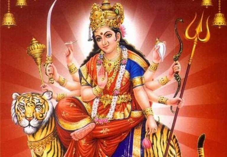 नवरात्रि से पहले कर लें ये जरूरी सफाई: इन 5 चीजों को घर में रखने से रूठ जाती हैं मां दुर्गा