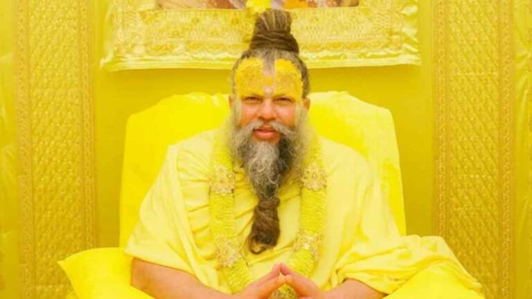 जब रिश्ता और आत्मसम्मान में चुनना पड़े… प्रेमानंद जी महाराज ने बताया सही रास्ता जब रिश्ता और आत्मसम्मान में चुनना पड़े… प्रेमानंद जी महाराज ने बताया सही रास्ता