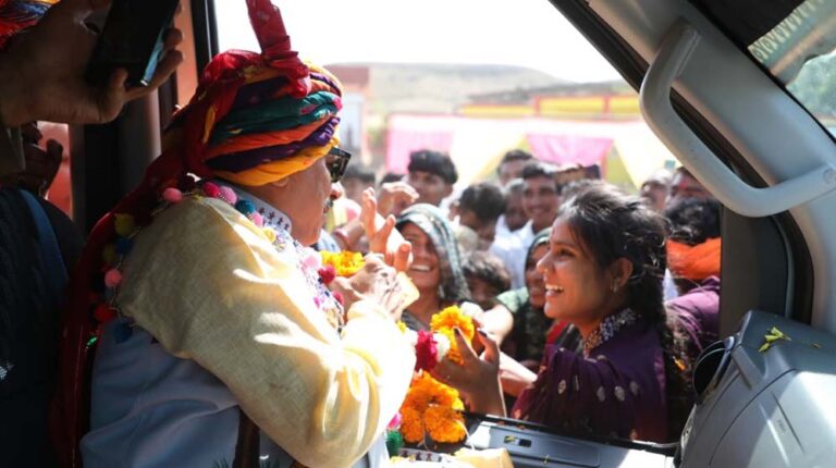 मुख्यमंत्री ने एनआरएलएम की लखपति दीदियों, नेशनल खिलाड़ियों और उन्नत किसानों से सुने अनुभव मुख्यमंत्री ने एनआरएलएम की लखपति दीदियों, नेशनल खिलाड़ियों और उन्नत किसानों से सुने अनुभव