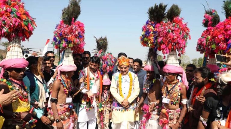 भिलट देव के दर्शन के बाद सीएम डॉ. मोहन यादव ने की कैबिनेट बैठक की तैयारी, कृषि कैबिनेट होगी अब