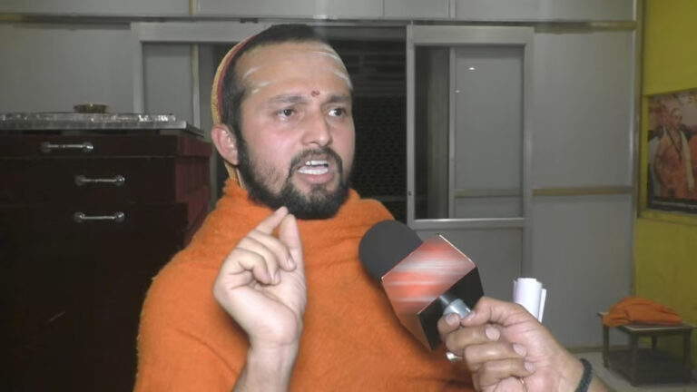 अल्टीमेटम खत्म, अब धर्मयुद्ध का समय: लखनऊ से शंखनाद करेंगे मुकुंदानंद