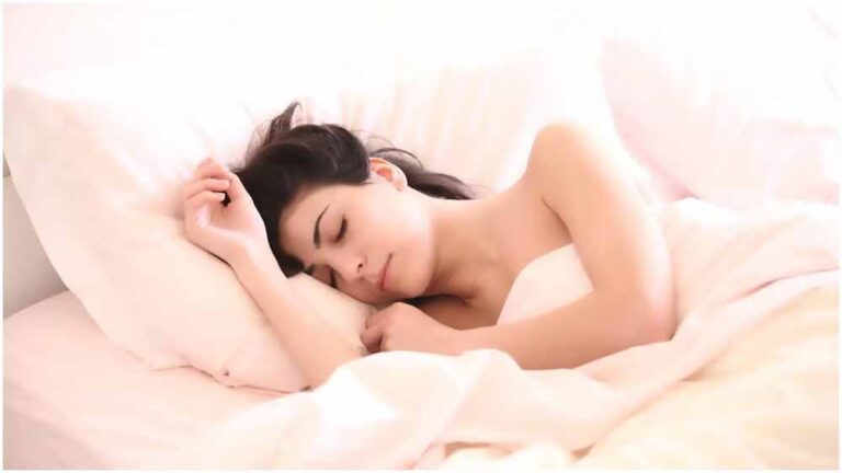 चिड़चिड़ापन और थकान से छुटकारा: गर्मियों में अच्छी नींद के लिए अपनाएँ ये एक्सपर्ट टिप्स