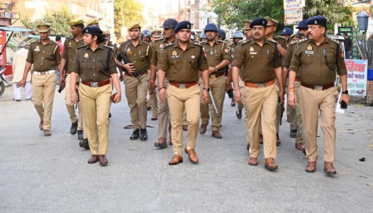होली पर शांति बनाए रखने के लिए पुलिस की सख्त तैयारी, ड्रोन से निगरानी और 60 पॉइंट पर बैरियर होली पर शांति बनाए रखने के लिए पुलिस की सख्त तैयारी, ड्रोन से निगरानी और 60 पॉइंट पर बैरियर