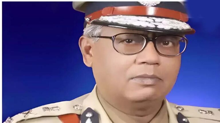 पूर्व छत्तीसगढ़ DGP विश्वरंजन का निधन, पटना के अस्पताल में लंबी बीमारी के बाद आखिरी सांसें लीं पूर्व छत्तीसगढ़ DGP विश्वरंजन का निधन, पटना के अस्पताल में लंबी बीमारी के बाद आखिरी सांसें लीं