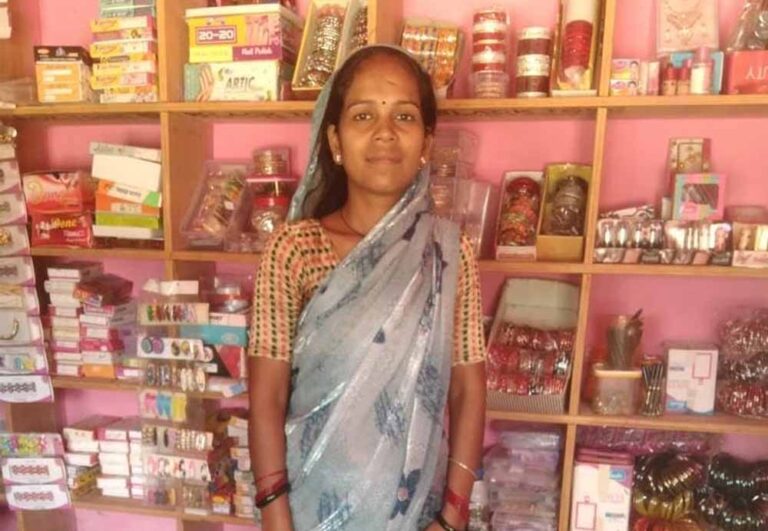 डिजिटल दौर में बदली तस्वीर: फैंसी स्टोर से प्रीति यादव बनीं नई पीढ़ी की आत्मनिर्भर उद्यमी