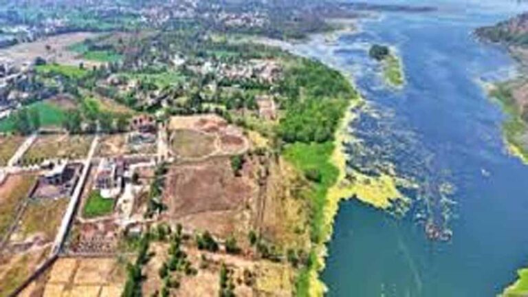 ‘लाइफलाइन’ पर खतरा! मंत्री और IAS के बंगले भी अवैध दायरे में ‘लाइफलाइन’ पर खतरा! मंत्री और IAS के बंगले भी अवैध दायरे में