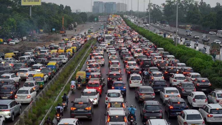 दुर्ग में ट्रैफिक जाम रोकने सूर्या मॉल और नेहरू नगर चौक बनेगा लेफ्ट फ्री दुर्ग में ट्रैफिक जाम रोकने सूर्या मॉल और नेहरू नगर चौक बनेगा लेफ्ट फ्री