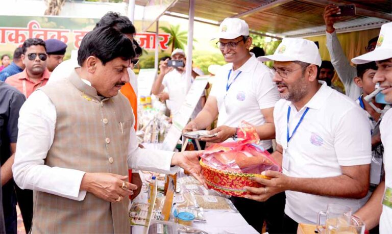 नरवाई न जलाएं किसान, पैदावार क्षमता बढ़ाने के लिए अपनाएं जैविक एवं प्राकृतिक खेती