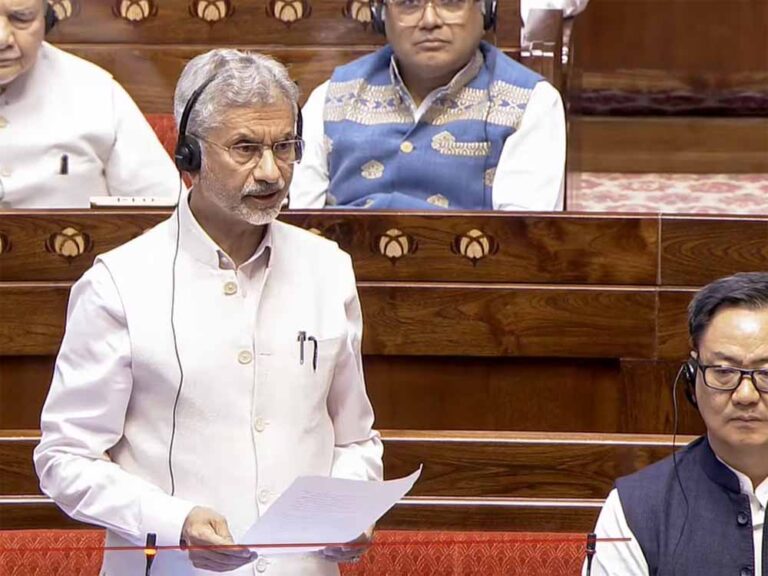 राज्यसभा में भड़के नड्डा- वहीं बैठे रहोगे और घटते चले जाओगे राज्यसभा में भड़के नड्डा- वहीं बैठे रहोगे और घटते चले जाओगे