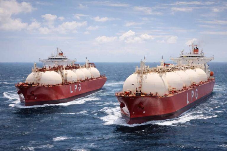 LPG संकट पर राहत: 92 हजार टन गैस लेकर भारत पहुंचेंगे दो विशाल जहाज