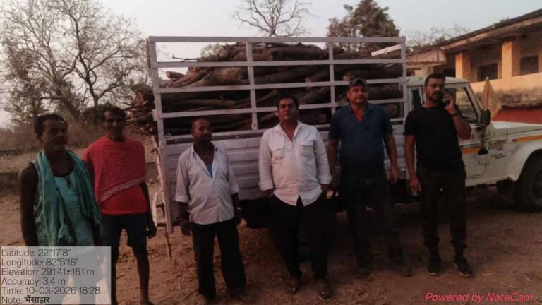 अवैध परिवहन करते पिकअप वाहन जप्त