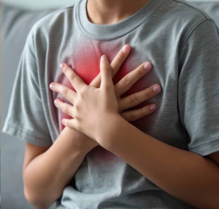 दतिया में बच्ची की छोटे भाई-बहनों के साथ खेलते समय साइलेंट अटैक से मौत दतिया में बच्ची की छोटे भाई-बहनों के साथ खेलते समय साइलेंट अटैक से मौत