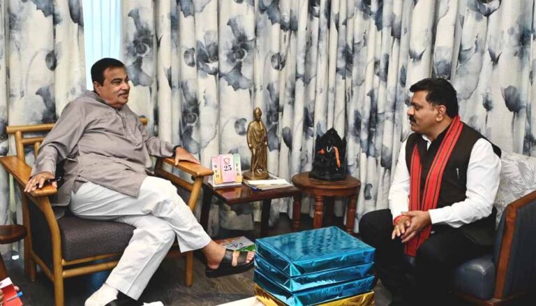 कवर्धा बायपास और NH-30 के धवईपानी से सिमगा सेक्शन को 4-लेन करने का किया आग्रह, मंत्री ने दिया शीघ्र स्वीकृति का आश्वासन