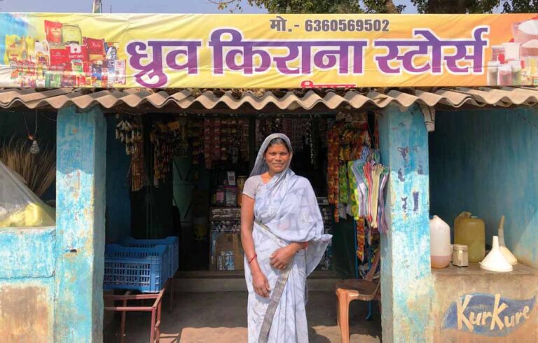 स्व-सहायता समूह से जुड़कर पूनम देवी बनीं आत्मनिर्भर, अब ‘लखपति दीदी’ के रूप में बना रहीं नई पहचान लखपति दीदी’ के रूप में बना रहीं नई पहचान स्व-सहायता समूह से जुड़कर पूनम देवी बनीं आत्मनिर्भर, अब ‘लखपति दीदी’ के रूप में बना रहीं नई पहचान लखपति दीदी’ के रूप में बना रहीं नई पहचान