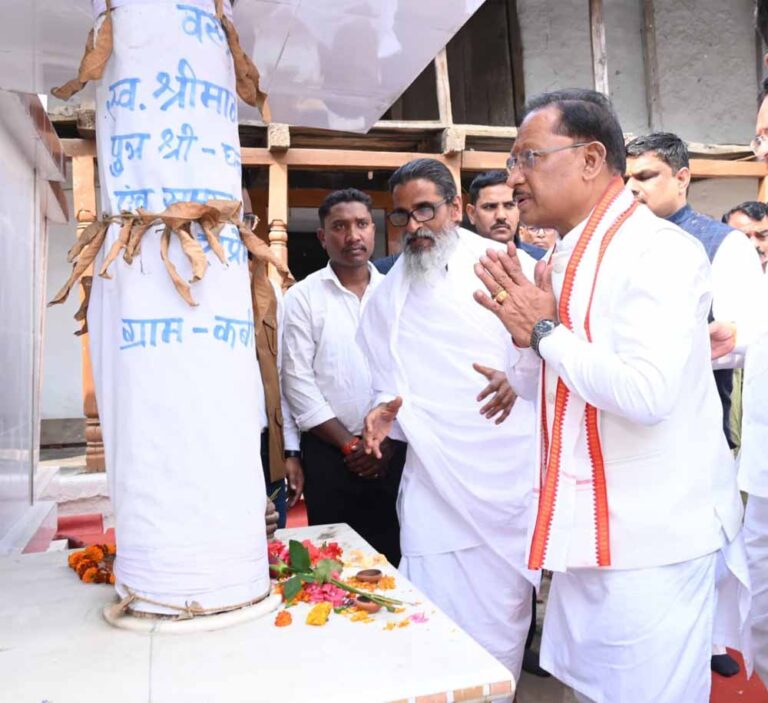 मुख्यमंत्री ने ग्राम नादिया में मिनी स्टेडियम के निर्माण की घोषणा की