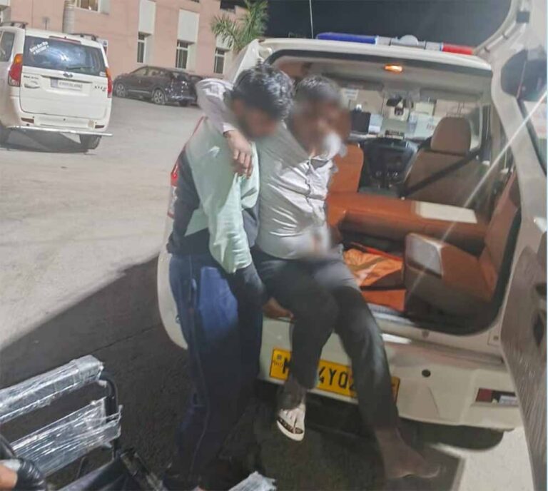 सड़क दुर्घटना में घायल सात लोगों को समय पर पहुँचाया अस्पताल