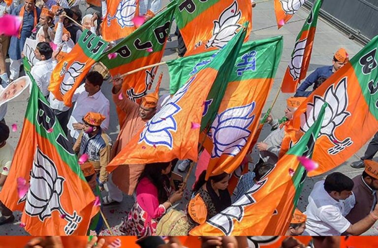 बंगाल चुनाव: BJP के प्रमुख नेताओं को चुनाव में उतारने की योजना, CM कैंडिडेट कौन बनेगा? बंगाल चुनाव: BJP के प्रमुख नेताओं को चुनाव में उतारने की योजना, CM कैंडिडेट कौन बनेगा?