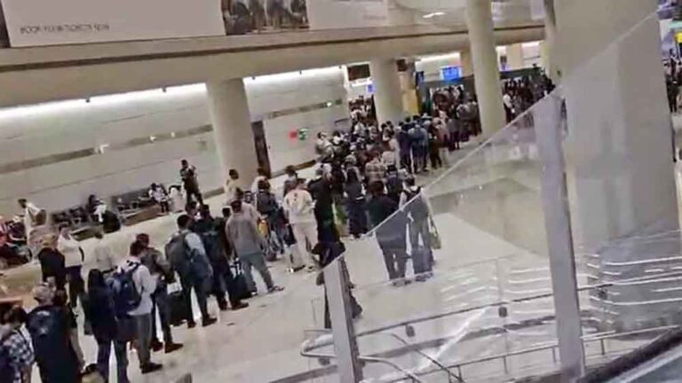 मध्य पूर्व हालात पर भारत अलर्ट: दूतावासों ने जारी की चेतावनी, यात्रियों को सावधानी बरतने की सलाह मध्य पूर्व हालात पर भारत अलर्ट: दूतावासों ने जारी की चेतावनी, यात्रियों को सावधानी बरतने की सलाह