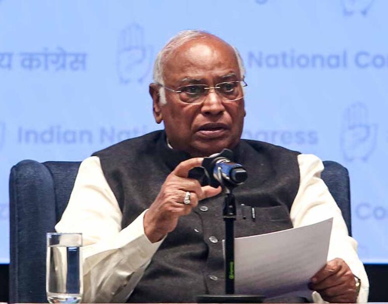 अफगानिस्तान मुद्दे पर खरगे का बड़ा बयान, कहा– पाकिस्तान की हरकतों का वैश्विक स्तर पर विरोध जरूरी