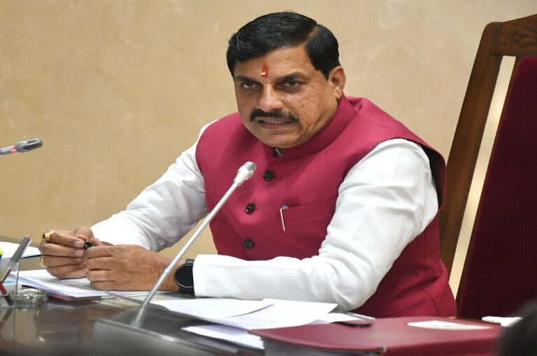 महिला अधिकारियों का वर्चस्व बढ़ा मोहन सरकार में, अब उन्हें मिल रही महत्वपूर्ण जिम्मेदारी महिला अधिकारियों का वर्चस्व बढ़ा मोहन सरकार में, अब उन्हें मिल रही महत्वपूर्ण जिम्मेदारी