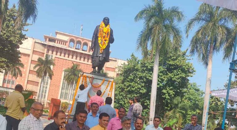 देशभक्ति की गूंज: आज पटेल पार्क में होगा राष्ट्रगीत और राष्ट्रगान कार्यक्रम देशभक्ति की गूंज: आज पटेल पार्क में होगा राष्ट्रगीत और राष्ट्रगान कार्यक्रम