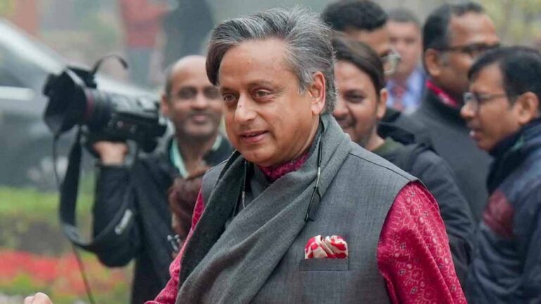 थरूर ने अय्यर को दिया करारा जवाब, नेहरू पर टिप्पणी से लेकर तंज तक छिड़ी सियासी बहस