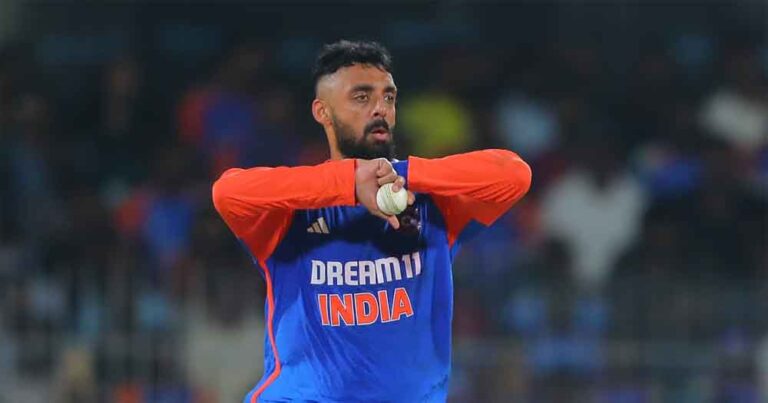 टी20 वर्ल्ड कप: वरुण चक्रवर्ती के पास नंबर वन बनने का मौका, इंग्लैंड के आदिल रशीद भी रेस में